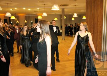 Studniówka ZSP w Koźminie Wlkp. Poloneza czas zacząć!