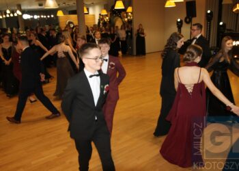 Studniówka ZSP w Koźminie Wlkp. Poloneza czas zacząć!