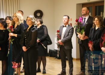 Studniówka ZSP w Koźminie Wlkp. Poloneza czas zacząć!