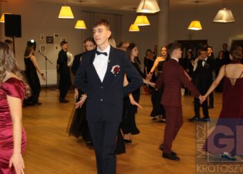 Studniówka ZSP w Koźminie Wlkp. Poloneza czas zacząć!