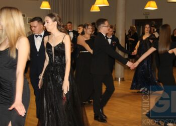 Studniówka ZSP w Koźminie Wlkp. Poloneza czas zacząć!