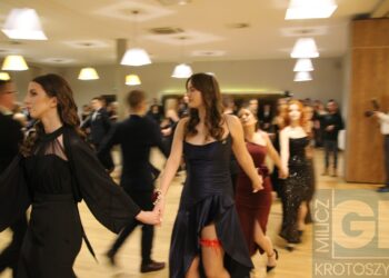 Studniówka ZSP w Koźminie Wlkp. Poloneza czas zacząć!