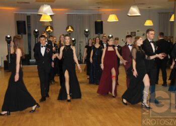 Studniówka ZSP w Koźminie Wlkp. Poloneza czas zacząć!