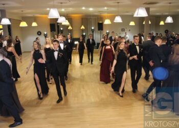 Studniówka ZSP w Koźminie Wlkp. Poloneza czas zacząć!