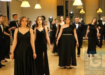 Studniówka ZSP w Koźminie Wlkp. Poloneza czas zacząć!