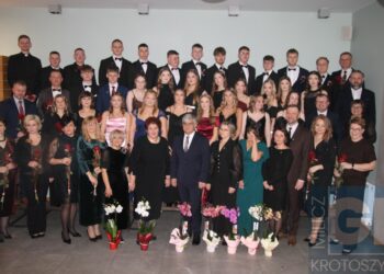 Studniówka ZSP w Koźminie Wlkp. Poloneza czas zacząć!