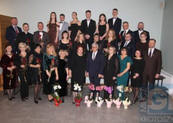 Studniówka ZSP w Koźminie Wlkp. Poloneza czas zacząć!