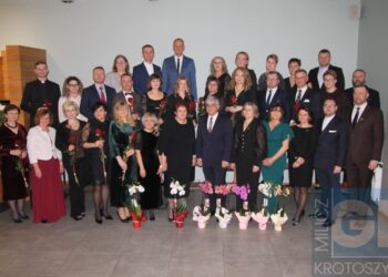 Studniówka ZSP w Koźminie Wlkp. Poloneza czas zacząć!