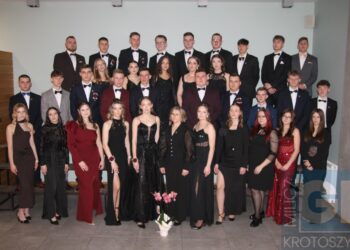 Studniówka ZSP w Koźminie Wlkp. Poloneza czas zacząć!