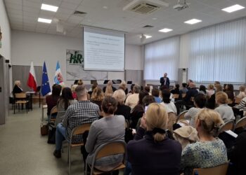 „Środy z KSeF” w Krotoszynie. Przedsiębiorcy szkolą się z e-faktur