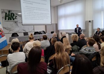 „Środy z KSeF” w Krotoszynie. Przedsiębiorcy szkolą się z e-faktur