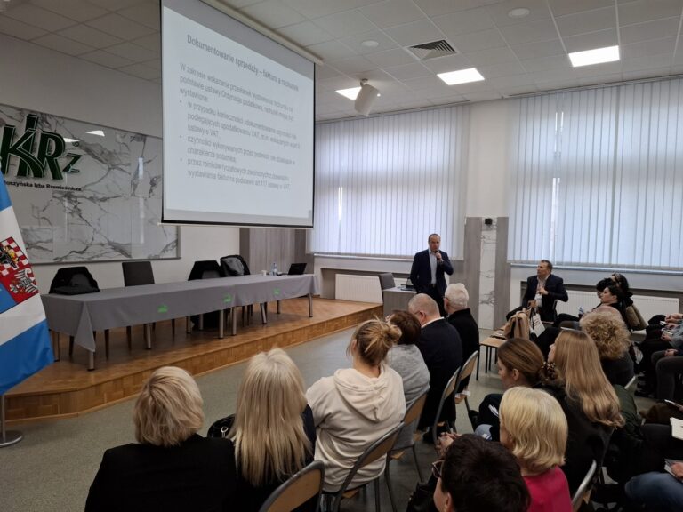 „Środy z KSeF” w Krotoszynie. Przedsiębiorcy szkolą się z e-faktur