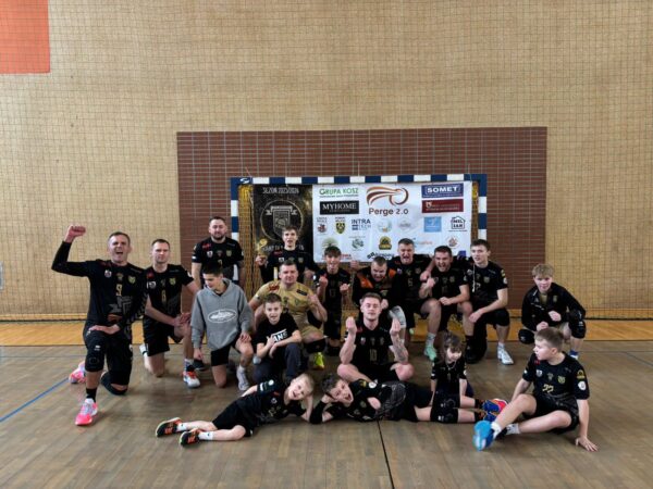 Trzy punkty w Kątach