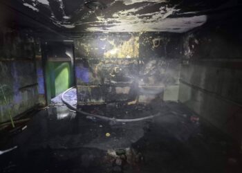 Pożar w Zalesiu Małym. Strażacy ewakuowali mężczyznę