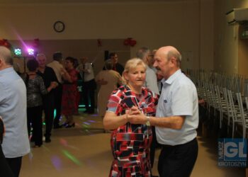 Zabawa Walentynkowa zdunowskich seniorów