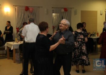 Zabawa Walentynkowa zdunowskich seniorów