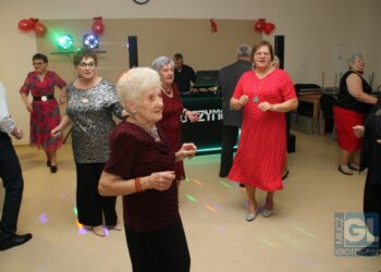 Zabawa Walentynkowa zdunowskich seniorów