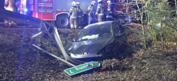 Kolumbijczyk nie ustąpił pierwszeństwa. Zderzenie dwóch aut na skrzyżowaniu dróg leśnych