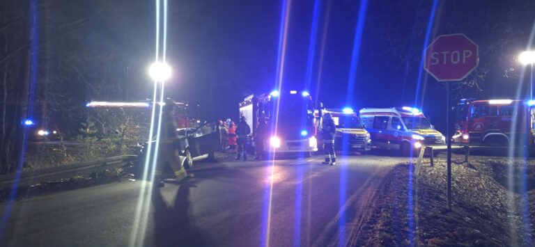 Kolumbijczyk nie ustąpił pierwszeństwa. Zderzenie dwóch aut na skrzyżowaniu dróg leśnych