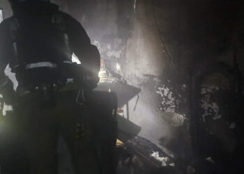 Pożar kotłowni przy ul. Raszkowskiej. Dwie osoby trafiły do szpitala