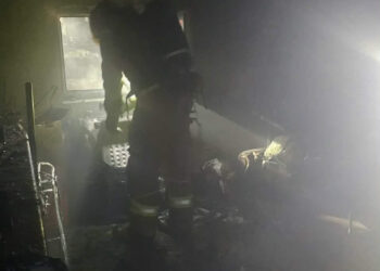 Pożar kotłowni przy ul. Raszkowskiej. Dwie osoby trafiły do szpitala