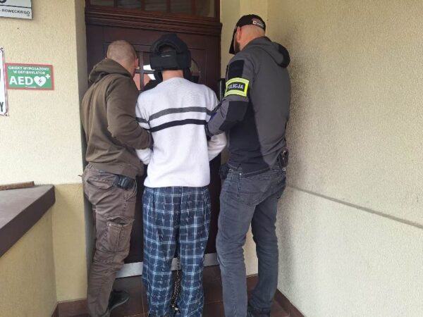 Klienci udaremnili kradzież perfum. 31-latek trafił do aresztu