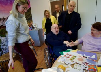 Senator Jan Filip Libicki z wizytą w milickim stowarzyszeniu