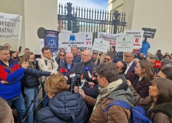 Powiat milicki na proteście w obronie szpitali