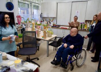 Senator Jan Filip Libicki z wizytą w milickim stowarzyszeniu