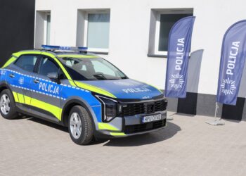 Nowy radiowóz dla policjantów w Kobylinie