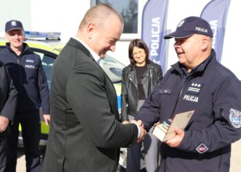 Nowy radiowóz dla policjantów w Kobylinie