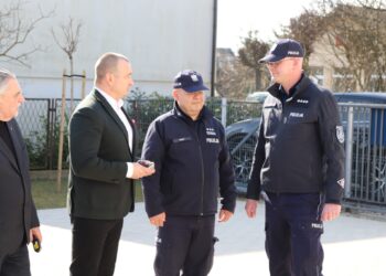 Nowy radiowóz dla policjantów w Kobylinie