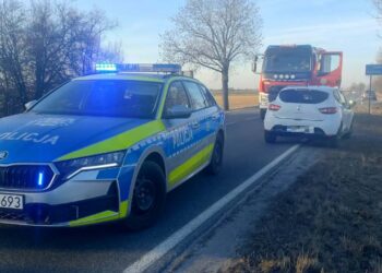 Kolejne zdarzenie na DK15. Auto wypadło z drogi, kierująca trafiła do szpitala