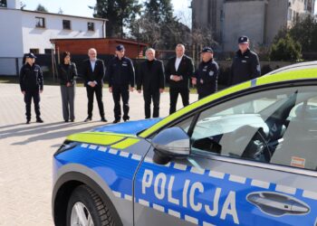 Nowy radiowóz dla policjantów w Kobylinie