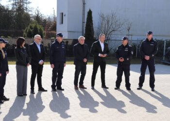Nowy radiowóz dla policjantów w Kobylinie