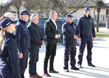 Nowy radiowóz dla policjantów w Kobylinie