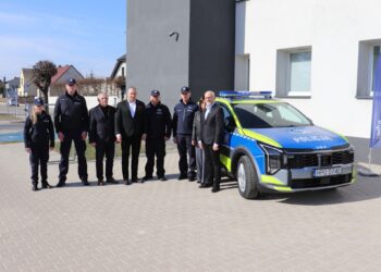 Nowy radiowóz dla policjantów w Kobylinie