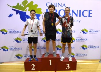 Badmintonowy turniej w Krośnicach z nowym sprzętem dla dzieci