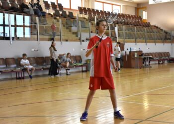 Badmintonowy turniej w Krośnicach z nowym sprzętem dla dzieci