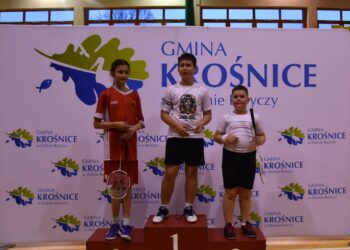 Badmintonowy turniej w Krośnicach z nowym sprzętem dla dzieci