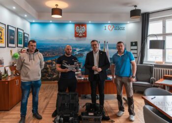 Nowe drony trafiły do jednostek OSP w gminie Milicz