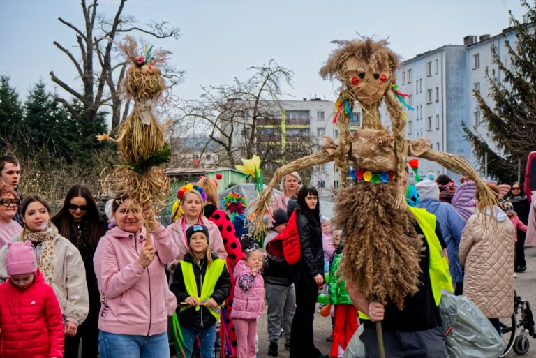 Kolorowy pochód na powitanie nowej pory roku