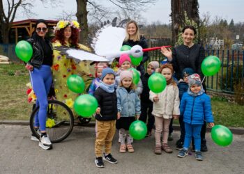 Kolorowy pochód na powitanie nowej pory roku