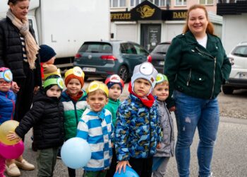 Kolorowy pochód na powitanie nowej pory roku