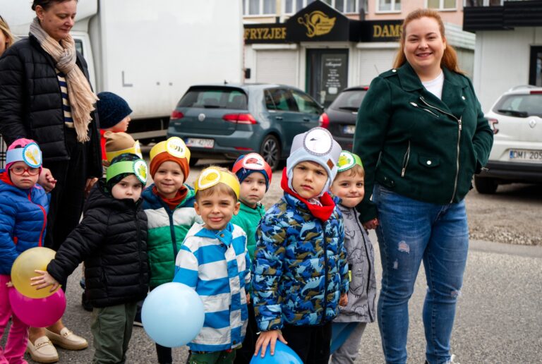 Kolorowy pochód na powitanie nowej pory roku