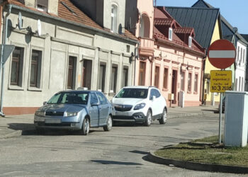 Zmiany w organizacji ruchu i remont drogi w Zdunach. Kierowcy muszą uważać