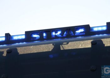 Interwencja w Krotoszynie. Strażacy ratowali życie w mieszkaniu