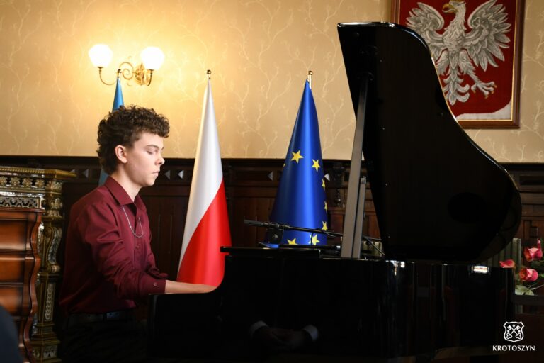 Bogdan Sobkowiak Honorowym Obywatelem, a Krzysztof Kierzek Zasłużonym dla Krotoszyna