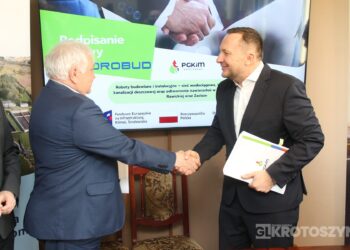 Gmina i powiat łączą siły dla rozwoju. Umowy podpisane, ruszą duże prace drogowe i kanalizacyjne