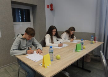 „Rusz Główką” w gminie Krotoszyn. Ponad setka uczniów zmierzyła się z matematyką